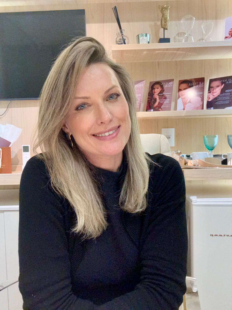 Dra. Vanessa Weber, biomédica e apresentadora
